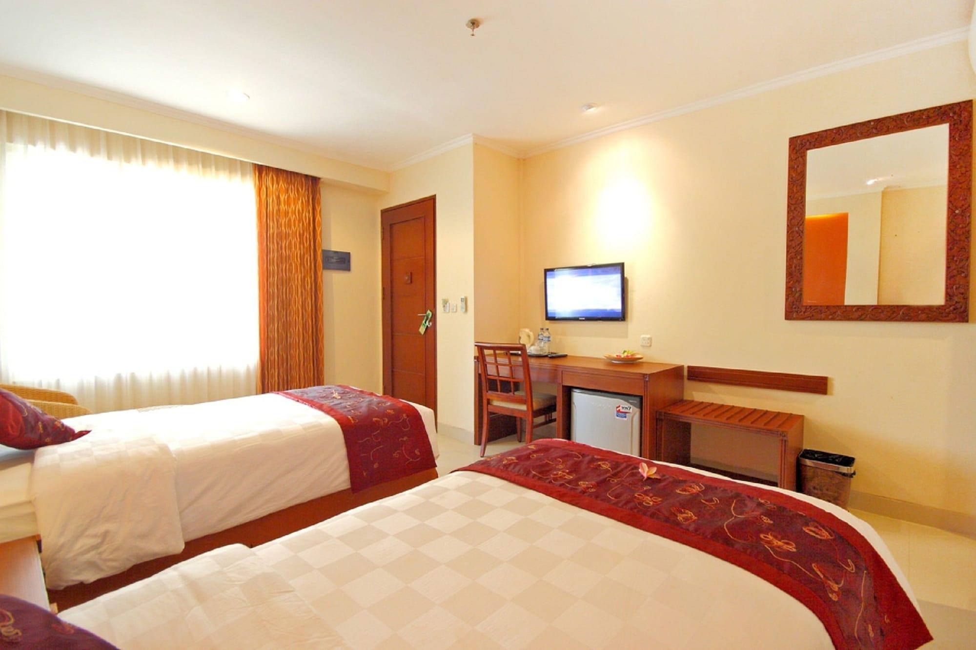 Restu Bali Hotel Legian Esterno foto