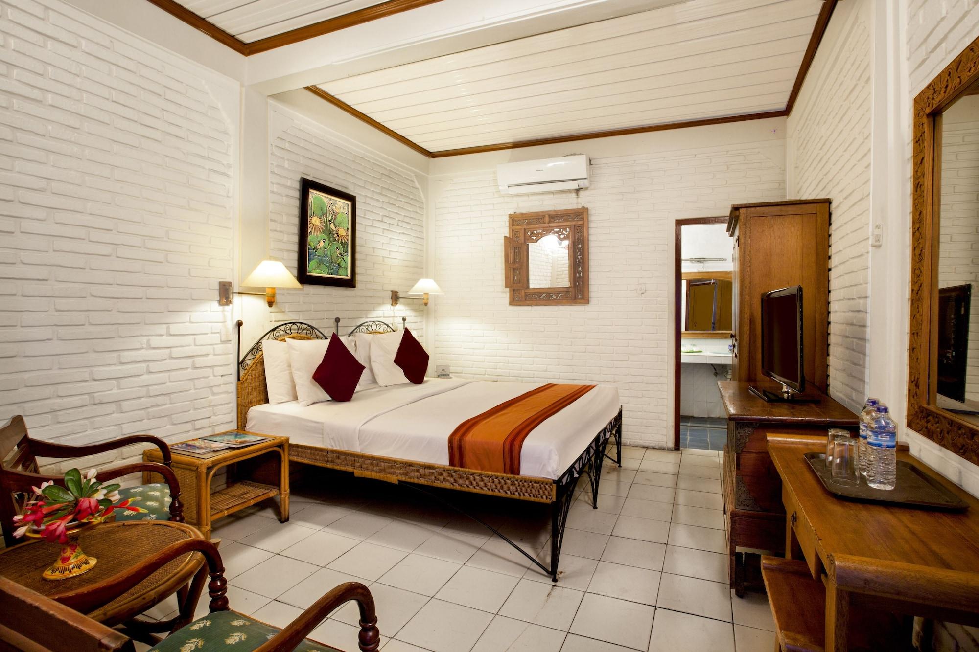 Restu Bali Hotel Legian Esterno foto