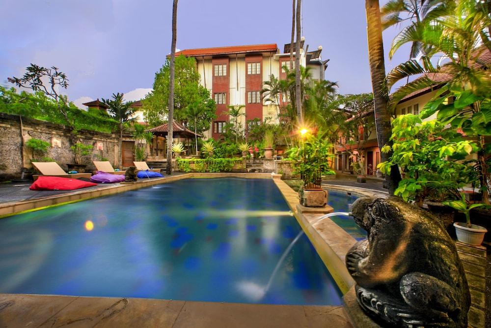 Restu Bali Hotel Legian Esterno foto