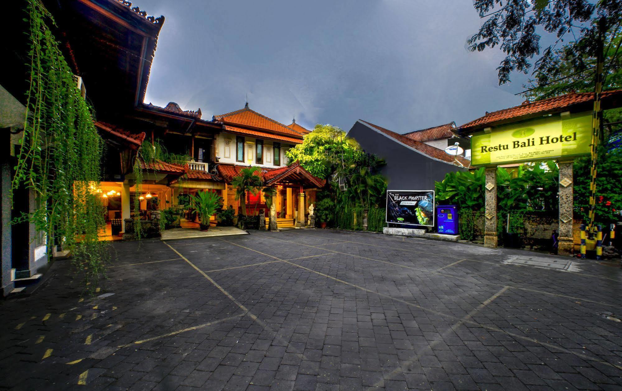 Restu Bali Hotel Legian Esterno foto