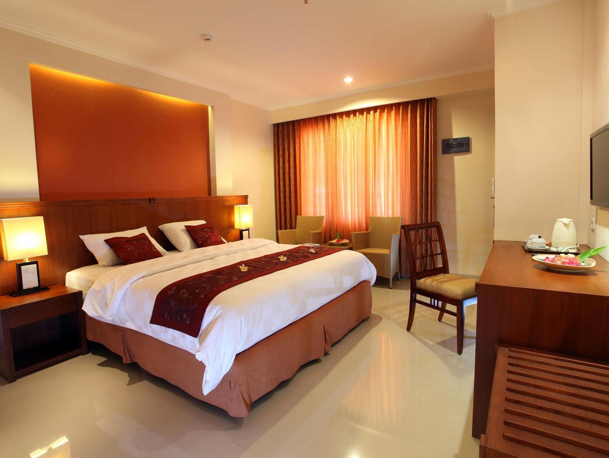 Restu Bali Hotel Legian Esterno foto
